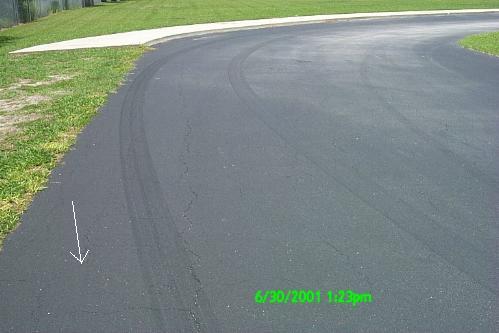 tires09.JPG (23300 bytes)